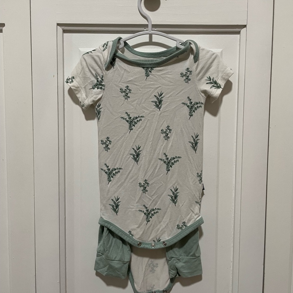Kyte BABY Cream and Green Kids Matching Set